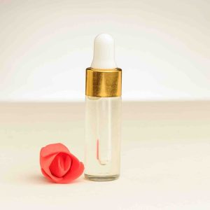 Damascus Rozenolie - Flesje 4 ml met heldere heerlijk geurende olie zichtbaar pipet, perfect voor een aromatische ervaring.